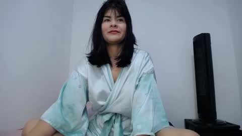 Snapshot of luccy21_ chatting on 12/03/25, 01:42 lucy online show from 12/03/25, 01:42