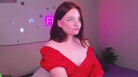 Snapshot of luccy_mullinss chatting on 06/07/26, 05:06 Gloria online show from 06/07/26, 05:06