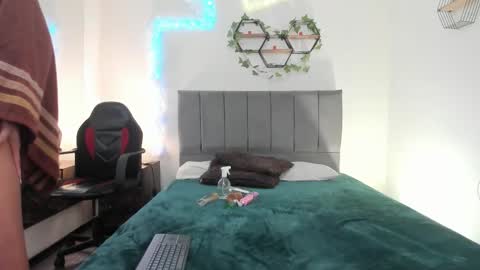 Lucero  online show from 11/21/25, 03:16