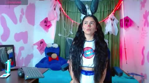lucessita online show from 10/18/25, 04:37