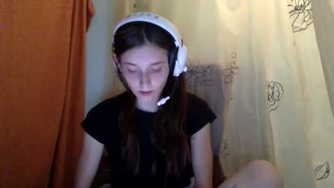 Snapshot of luci_layne chatting on 04/26/26, 07:11 Luci Layne online show from 04/26/26, 07:11