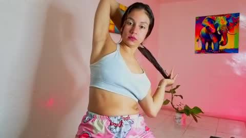 Luciana Ramirez  Sofia Collins online show from 04/16/26, 10:05