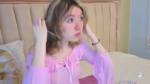 lucia_copper online show from 11/16/25, 12:33