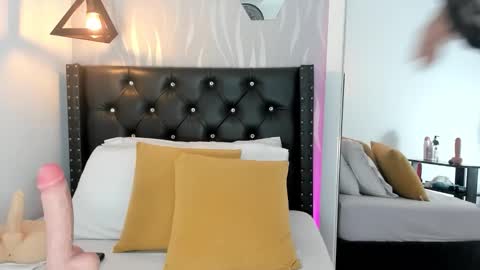 Lucia online show from 11/06/25, 07:37