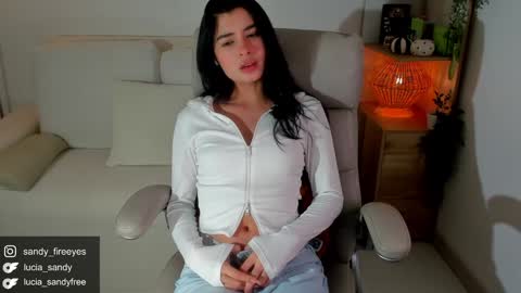 Lu   Intagramsandy fireeyes online show from 10/22/25, 10:53