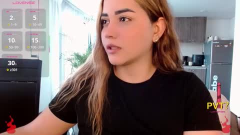 lucia star  online show from 11/15/25, 02:57