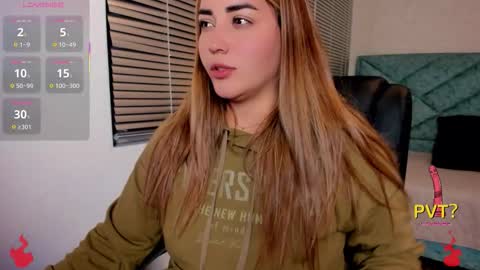 lucia star  online show from 12/23/25, 02:09