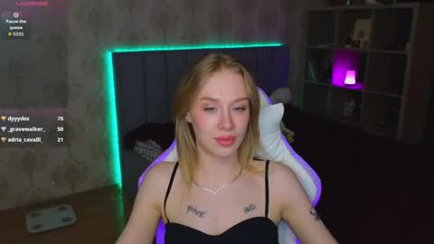 lucia_wiwi online show from 06/03/26, 08:47
