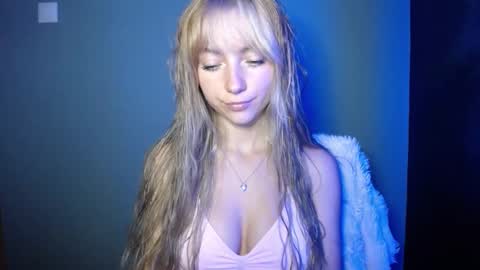 Lucy online show from 09/22/25, 01:35