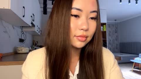 Kira online show from 10/26/25, 12:33