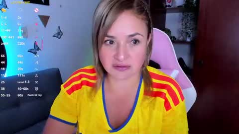 Snapshot of luciamature_ chatting on 06/17/26, 07:15 Lucia online show from 06/17/26, 07:15
