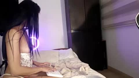 luciamoretti1 online show from 10/26/25, 04:40