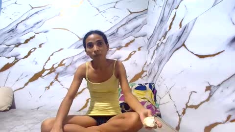 Snapshot of luciana_daza chatting on 05/23/26, 08:24 Luciana online show from 05/23/26, 08:24
