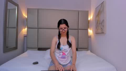 Snapshot of lucianasmith_ chatting on 02/10/25, 02:59 Luci  online show from 02/10/25, 02:59