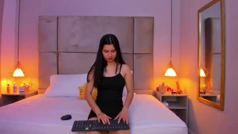 Snapshot of lucianasmith_ chatting on 09/27/25, 12:43 Luci  online show from 09/27/25, 12:43