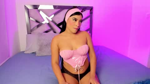 lucianna_evanns online show from 10/28/25, 02:20