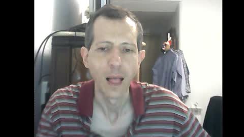 Snapshot of lucianoaxel chatting on 12/12/24, 01:10 Luciano online show from 12/12/24, 01:10