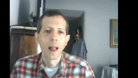 Snapshot of lucianoaxel chatting on 12/21/24, 01:42 Luciano online show from 12/21/24, 01:42