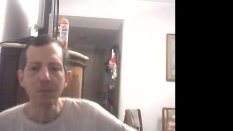 Snapshot of lucianoaxel chatting on 01/04/25, 12:37 Luciano online show from 01/04/25, 12:37