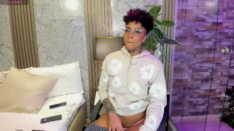  lucia wallace  online show from 07/11/26, 11:17