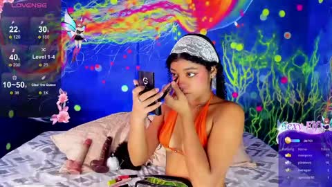 Snapshot of lucie_petite chatting on 05/11/26, 06:49 Lucie - online show from 05/11/26, 06:49