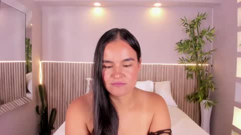 lucie online show from 04/11/26, 05:17