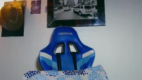 luciferstar01 online show from 04/19/26, 12:54