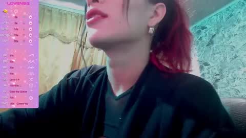 Snapshot of lucii_19 chatting on 02/13/25, 02:31 Lucia online show from 02/13/25, 02:31