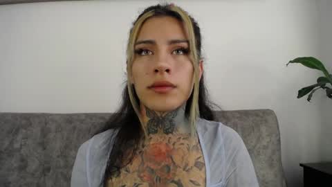 luciiana online show from 04/21/26, 03:07