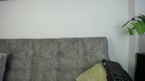 luciiana online show from 05/04/26, 12:12