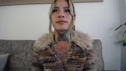 luciiana online show from 05/12/26, 03:53