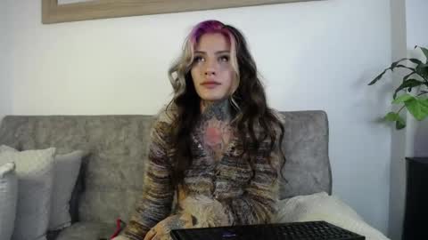 luciiana online show from 05/13/26, 08:16