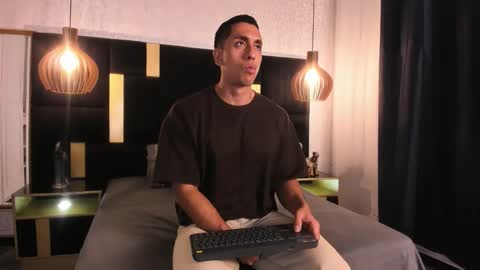 Snapshot of lucio__fox chatting on 05/02/26, 11:48 Lucio online show from 05/02/26, 11:48