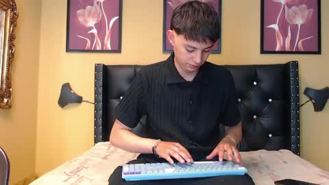 Snapshot of luckk_ chatting on 04/02/26, 04:43 luckk_ online show from 04/02/26, 04:43