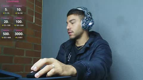 lucky_blessed online show from 04/17/26, 09:23