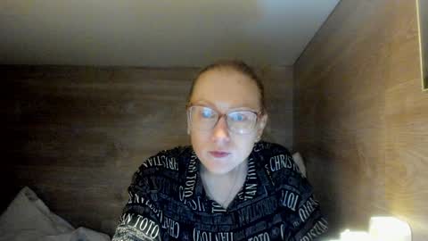 lucky_licky20 online show from 01/20/25, 04:43