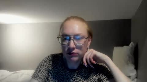 lucky_licky20 online show from 03/19/26, 04:16