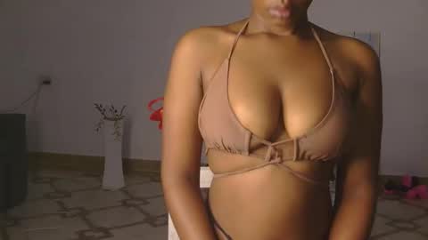 Snapshot of lucky_n_shyshy chatting on 10/24/25, 03:30 lucky_n_shyshy online show from 10/24/25, 03:30