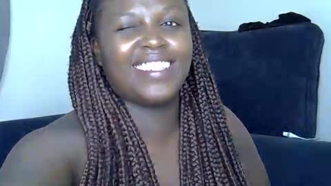 Snapshot of luckyawesome chatting on 05/09/26, 11:54 Crisiah online show from 05/09/26, 11:54