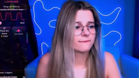 Mila Sweetheart online show from 04/01/26, 08:06