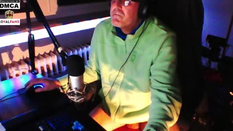 Snapshot of luckyfreak1 chatting on 02/23/25, 12:51 call me Stefan online show from 02/23/25, 12:51