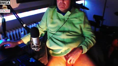 Snapshot of luckyfreak1 chatting on 02/23/25, 06:01 call me Stefan online show from 02/23/25, 06:01