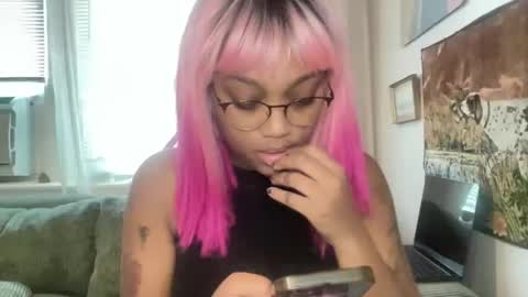 Snapshot of luckylaci777 chatting on 10/01/25, 05:08 luckylaci777 online show from 10/01/25, 05:08