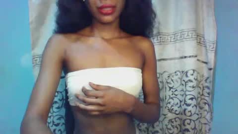 Snapshot of luckymadequeen chatting on 01/16/25, 12:34 Gloria online show from 01/16/25, 12:34