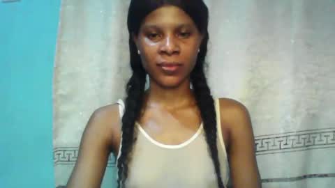 Snapshot of luckymadequeen chatting on 02/08/25, 11:55 Gloria online show from 02/08/25, 11:55