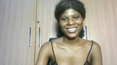 Snapshot of luckymadequeen chatting on 07/04/26, 01:34 Gloria online show from 07/04/26, 01:34