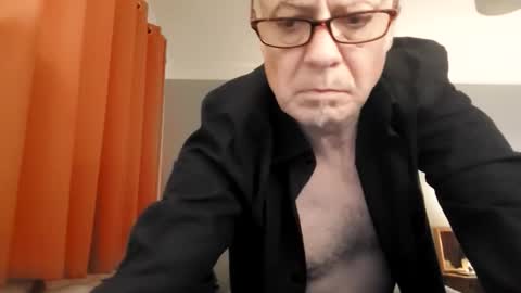 luckypuppy222 online show from 01/18/26, 06:12