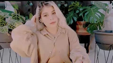 luckysapphire777 online show from 10/30/25, 07:14