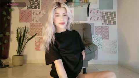 luckysapphire777 online show from 04/02/26, 10:24