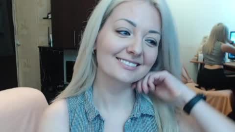 LuckyShot online show from 04/22/26, 01:45